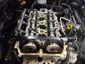 Photo de galerie - Peugeot 208 changement de courroie distribution 