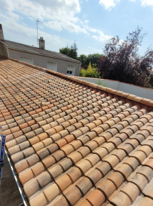 Photo de galerie - Reprise d'une couverture de 30 m2 suite à affaissement & usure de la charpente dû à une mauvaise ventilation des combles 