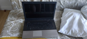 Photo de galerie - Sur ce pc j'ai changé le disque dur HDD pour mettre un SSD et mettre windows 10.