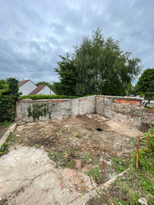 Photo de galerie - Démolition clapier à lapin avant/après