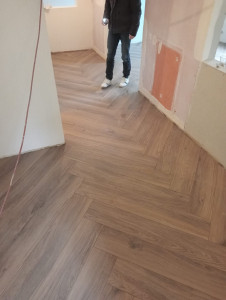Photo de galerie - Pose d'un parquet
