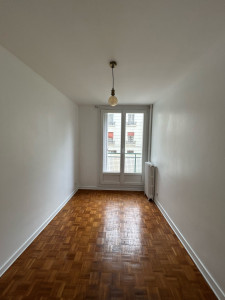 Photo de galerie -     Peinture de la chambre terminée. Travail soigné et finitions impeccables