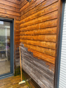 Photo de galerie - Nettoyage du bardage en bois + application d’une Lazure