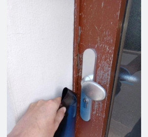 Photo de galerie - Ouverture de porte claquée à la radio 
