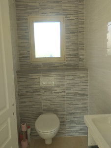 Photo de galerie - Rénovation complète d'un WC (placo, carrelage, peinture)