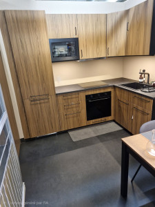 Photo de galerie - Pose de la cousine complet