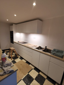 Photo de galerie - Rénovation d'une cuisine (placo murs, plafond, plomberie, électricité) et pose d'une cuisine Ikea neuve