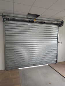 Photo de galerie - Porte de garage enroulable 