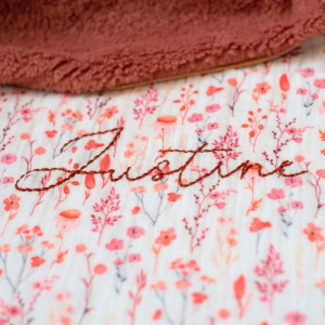 Photo de galerie - Broderie à la main