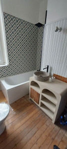 Photo de galerie - Création sdb .
Pose baignoire et meuble vasque 