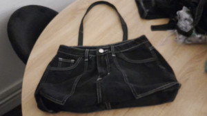 Photo de galerie - Un ancien jean transformé 