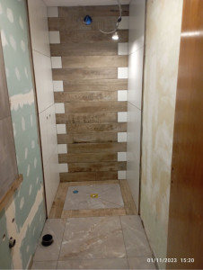 Photo de galerie - Sall de bain, carrelage,mur