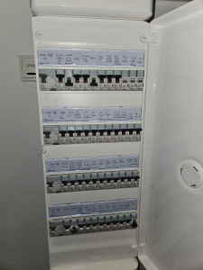 Photo de galerie - Pose d'un tableau électrique complet et raccordement 