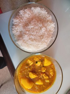 Photo de galerie - Poulet curry et riz basmati??