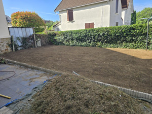 Photo de galerie - Préparation de terrain pour la pose de pelouse en rouleau