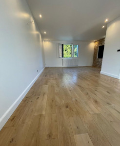 Photo de galerie - Travaux de peinture intérieur et pose de parquet.