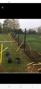 Photo de galerie - Mise en place cloture rigide 