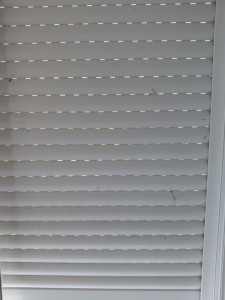 Photo de galerie - Nettoyage volet roulant au savon de marseille (doux pour la planète) et 