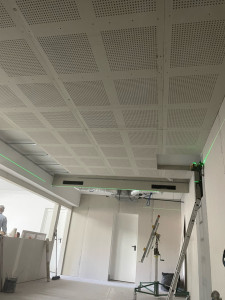 Photo de galerie - Plafond acoustiques pour salle cinéma 