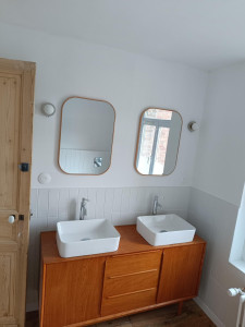 Photo de galerie - Rénovation de salle de bain, cloison placo avec pose faïence et pose de meuble vasque et miroir