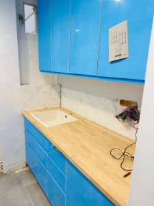 Photo de galerie - Pose de cuisine en cours...