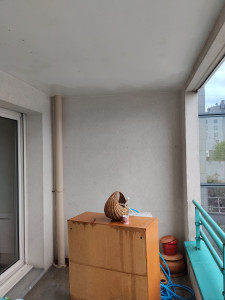 Photo de galerie - Nettoyage d'une terrasse a l'aide d'un Karcher 