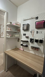 Photo de galerie - APRÈS ? aménagement d’un coin bureau, avec uniquement des  références IKEA 