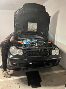 Photo de galerie - Remplacement de démarreur Mercedes Classe C.