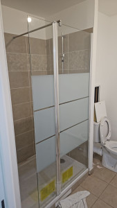 Photo de galerie - Après : instalation paroi de douche 