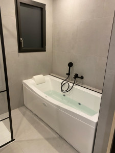 Photo de galerie - Baignoire balnéothérapie 