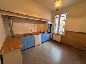 Photo de galerie - Installation meuble de cuisine et remise en état de plafond / murs