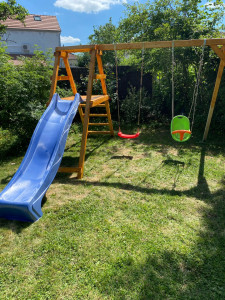 Photo de galerie - Montage complet et scellement au sol d’une balançoire 