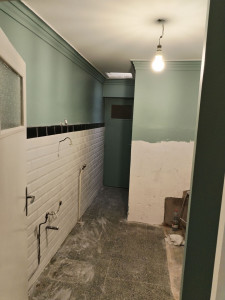 Photo de galerie - Rénovation d'une salle de bain avec pose de faïence métro de Paris
