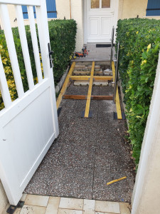 Photo de galerie - Conception d'une plat
eforme avec main courante pour personne âgée.  Avant


