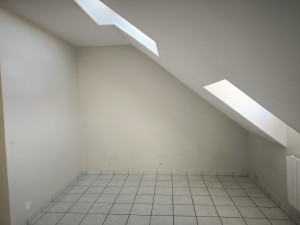 Photo de galerie - Peinture sous escalier 
retouche de quelques carreaux 