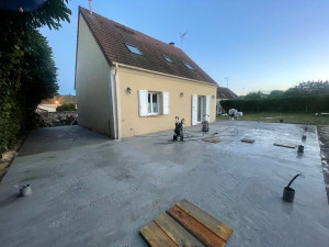 Photo de galerie - Création d'une terrasse en U de 160m2.