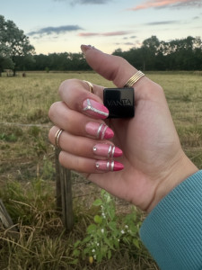 Photo de galerie - Pose de Pop-it, vernis semi permanent et nail art ?