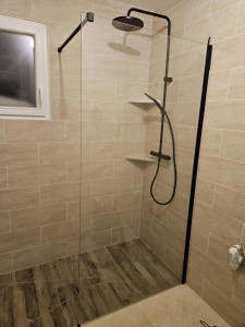 Photo de galerie - Pose de carrelage dans salle de bain