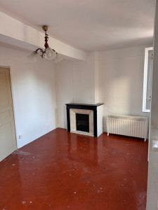 Photo de galerie - Sous-couche et peinture blanche après detapissage