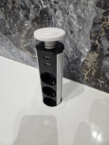 Photo de galerie - Instalation prise encastrable 