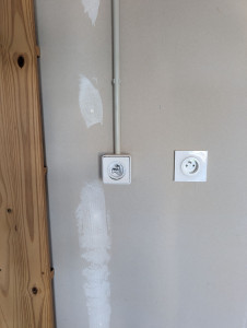 Photo de galerie - Installation prise renforcée pour véhicule électrique 