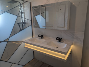 Photo de galerie - Salle de bain moderne et design 