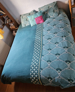 Photo de galerie - Lit adulte retendu et mit en forme pour de beaux rêves à deux 