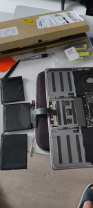 Photo de galerie - Intervention sur PC, Mac Book, iphone, smartphones pour changer différents composants 