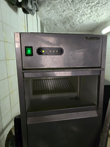 Photo de galerie - Machine à glaçons 