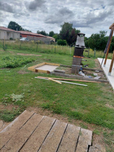 Photo de galerie - Création d'une dalle pour barbecue 