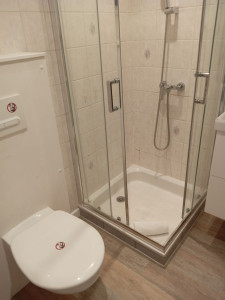 Photo de galerie - Ménage Airbnb (parois de douche)