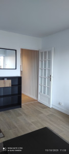 Photo de galerie - Rénovation studio. a Trouville peintur murale boiserie pose d'un revêtement de sol