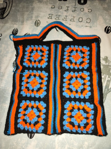 Photo de galerie - J'ai réalisé ce sac avec des restes de laine 
