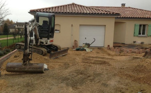 Photo de galerie - Terrassement et mise a niveau puis pose de pavé.